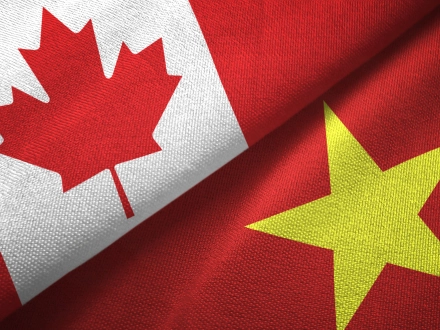 加拿大 - 越南贸易关系/国旗